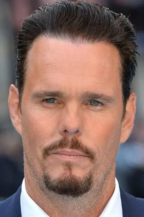 Кевин Диллон