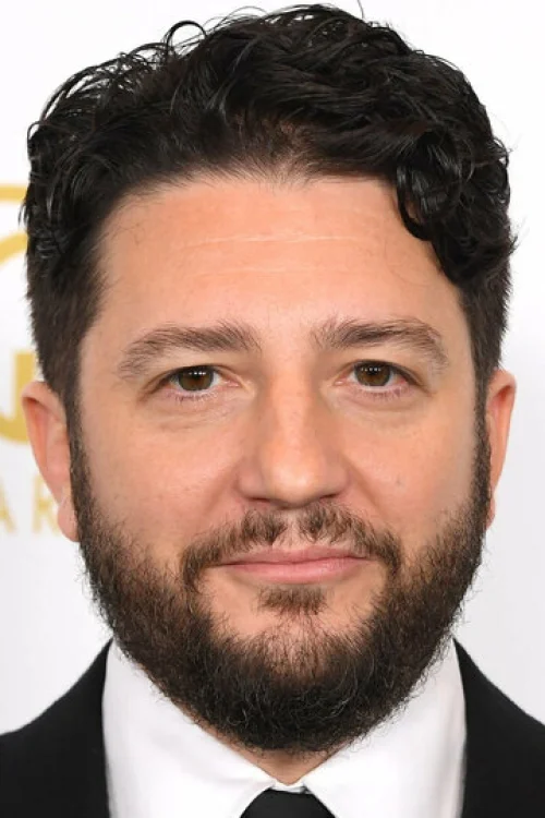 Джон Магаро