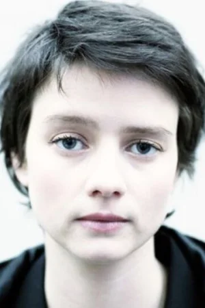 Полин Этьен